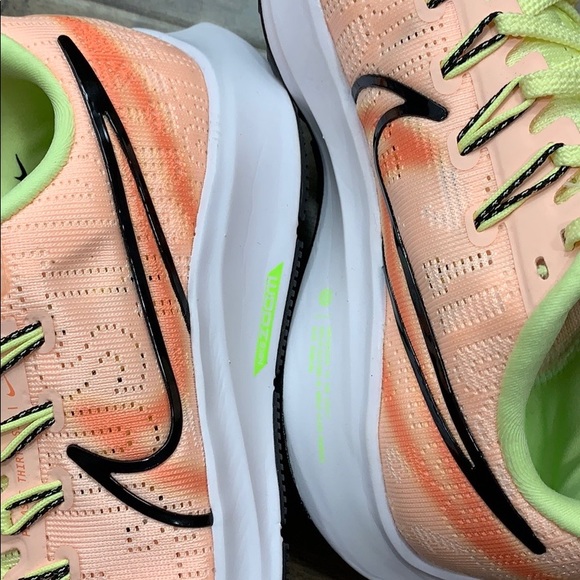 NIKE W AIR ZOOM PEGASUS 36 PRM RISE - Picture 6 of 16